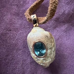 NWT Boho Necklace With Brown Leather Band:VERY UNIQUE! Unisex.